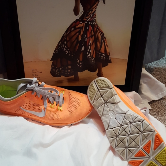 Shoes - Picture 3 of 3